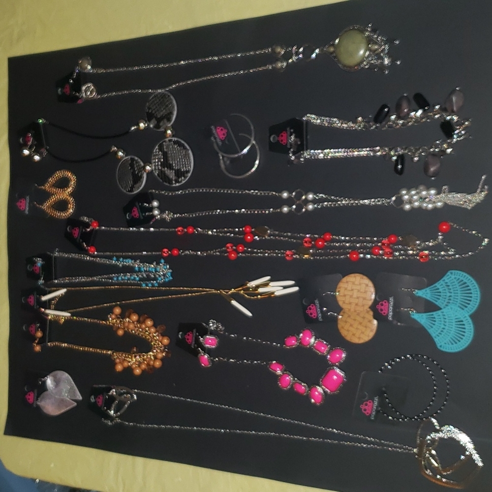 Paparazzi Jewelry Lot of 16 Necklace Earrings  Sets Lot 1C